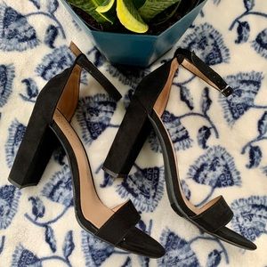 Women Black Chunk Open Toes Strap Heels